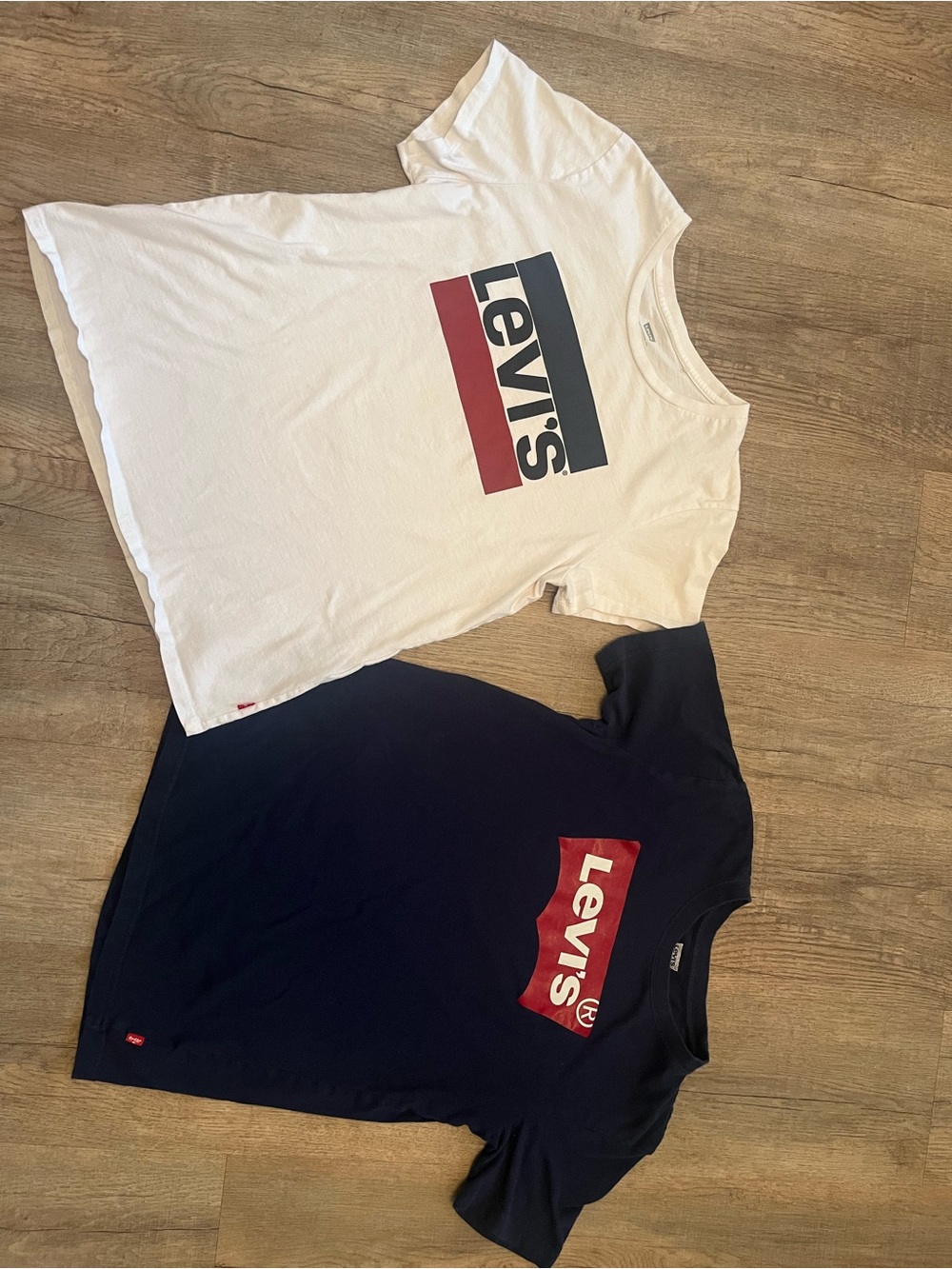 Levi's Kids Short Sleeve Tees in White, Navy and Red